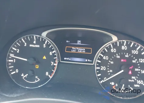 2017 Nissan Pathfinder S/Sv/Sl/Platinum z USA, uszkodzony, nr VIN 5N1DR2MN5HC610748